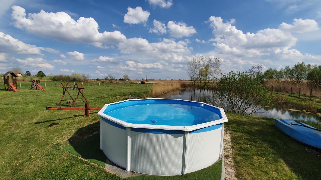 Etno Salas - Etno Ranch - Seosko Turisticko Domacinstvo Villa Palić Exteriör bild