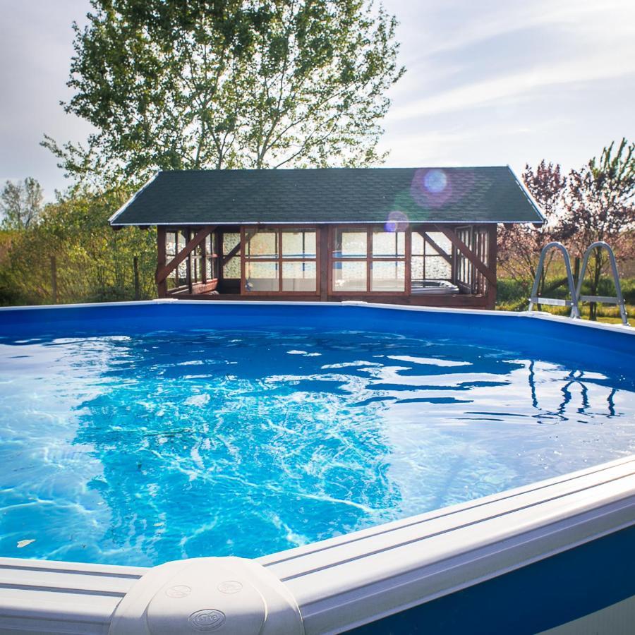 Etno Salas - Etno Ranch - Seosko Turisticko Domacinstvo Villa Palić Exteriör bild