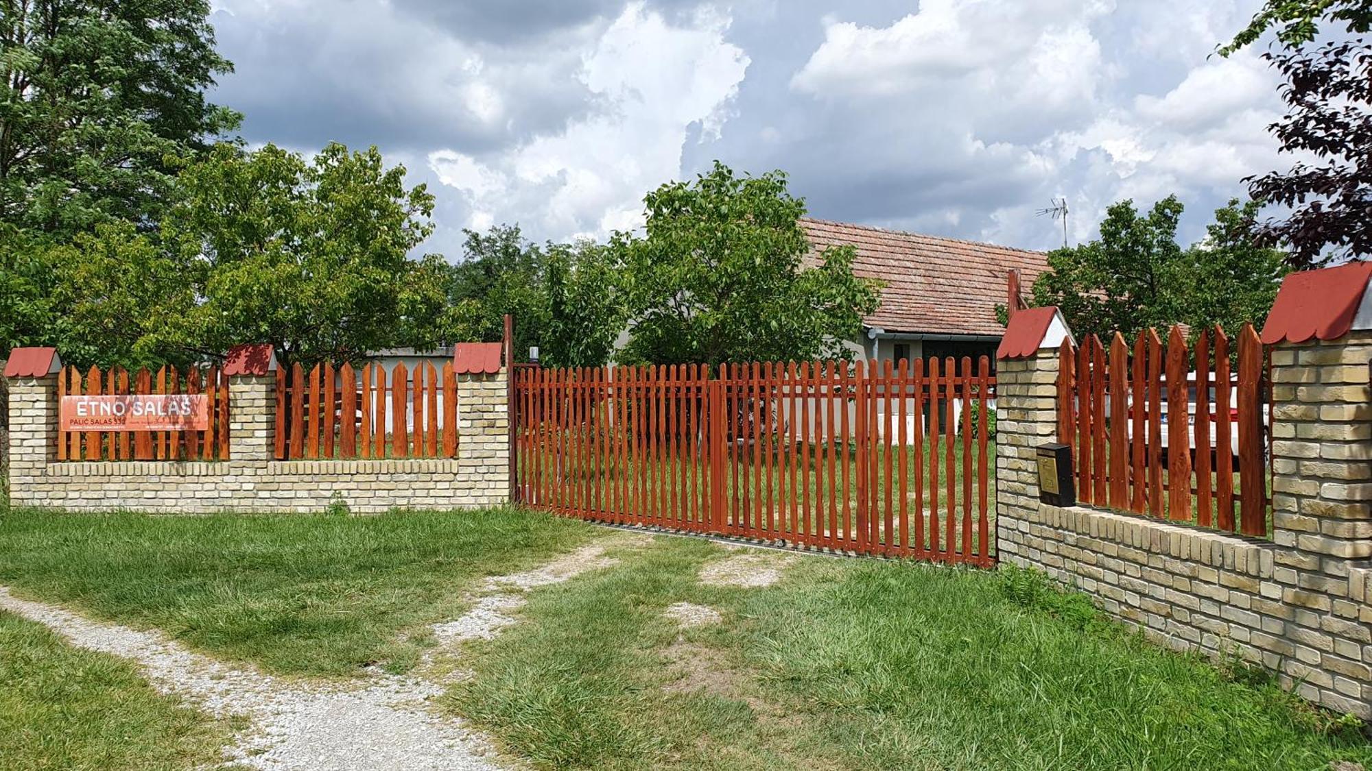 Etno Salas - Etno Ranch - Seosko Turisticko Domacinstvo Villa Palić Exteriör bild